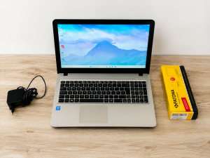 PORTÁTIL ASUS INTEL CORE i3 – 8 GB RAM – SSD 128 GB + HDD 500 GB – WINDOWS 11