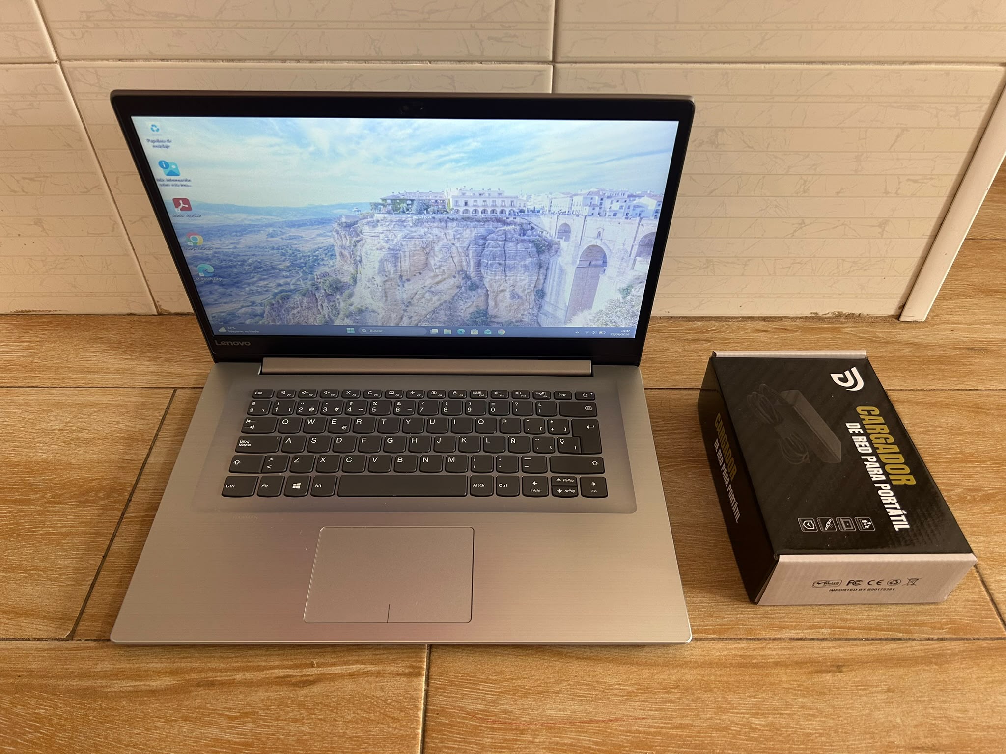 Portatil LENOVO I5, GRAFICA, BATERIA 6h! - Imagen 3