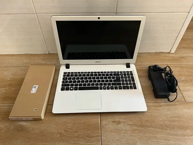 Portatil ACER, 8GB RAM! 1120GB ALMACEN!
